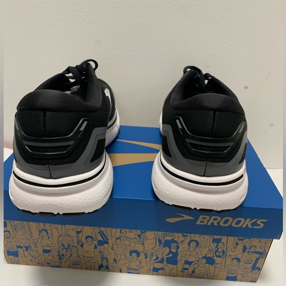 NEW MENS BROOKS Ghost 15 road-running shoes Multiple Sizes - Picture 10 of 15